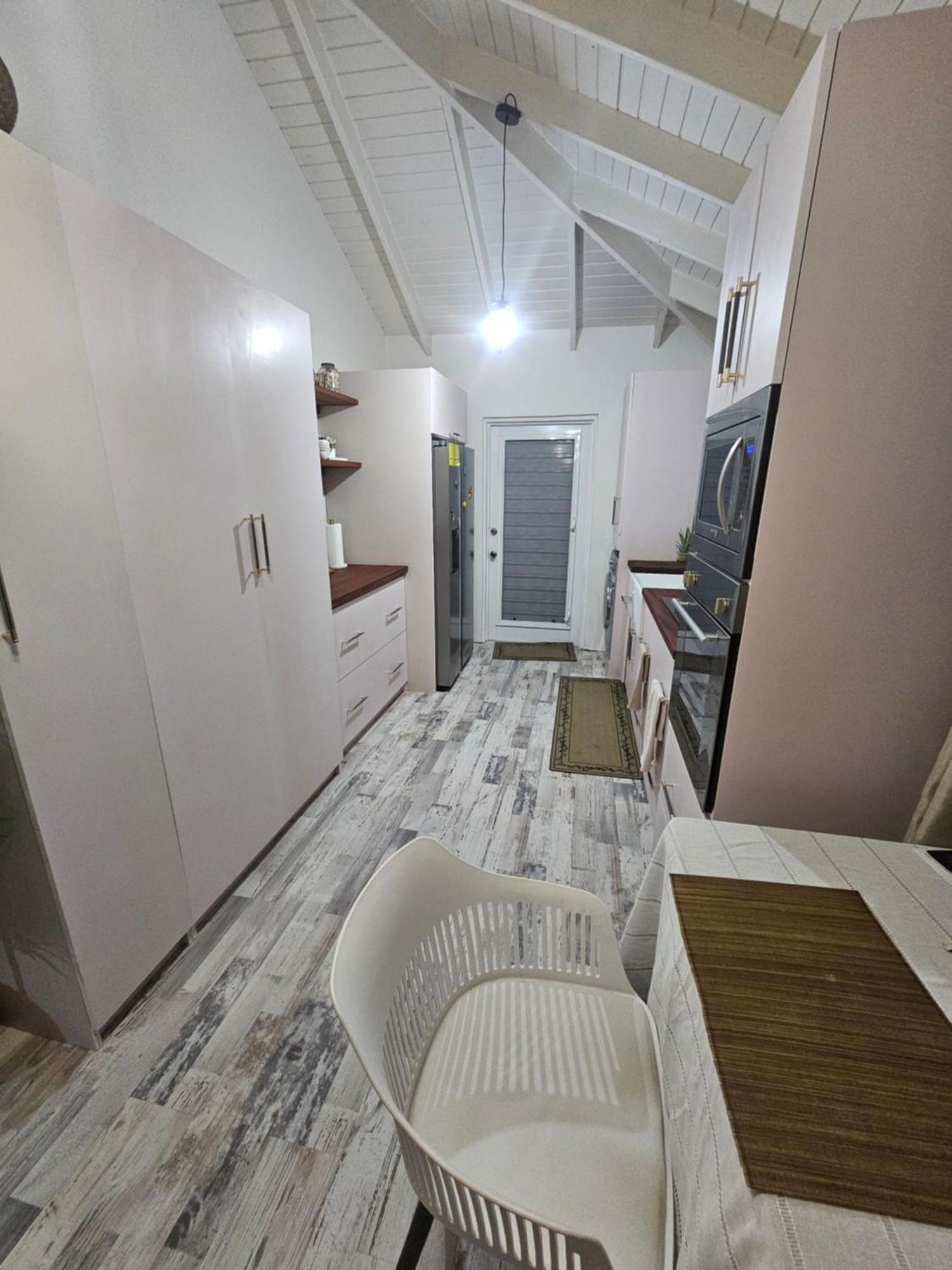 Apartamento Harvey'S Mizpahcot Oasis - Cruise Port, Us Embassy And Vacation Bridgetown Exterior foto